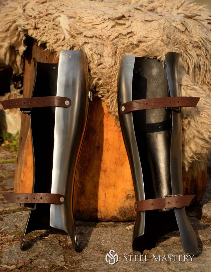Closed hinged greaves 1450-1485 years photo made by Steel-mastery.com