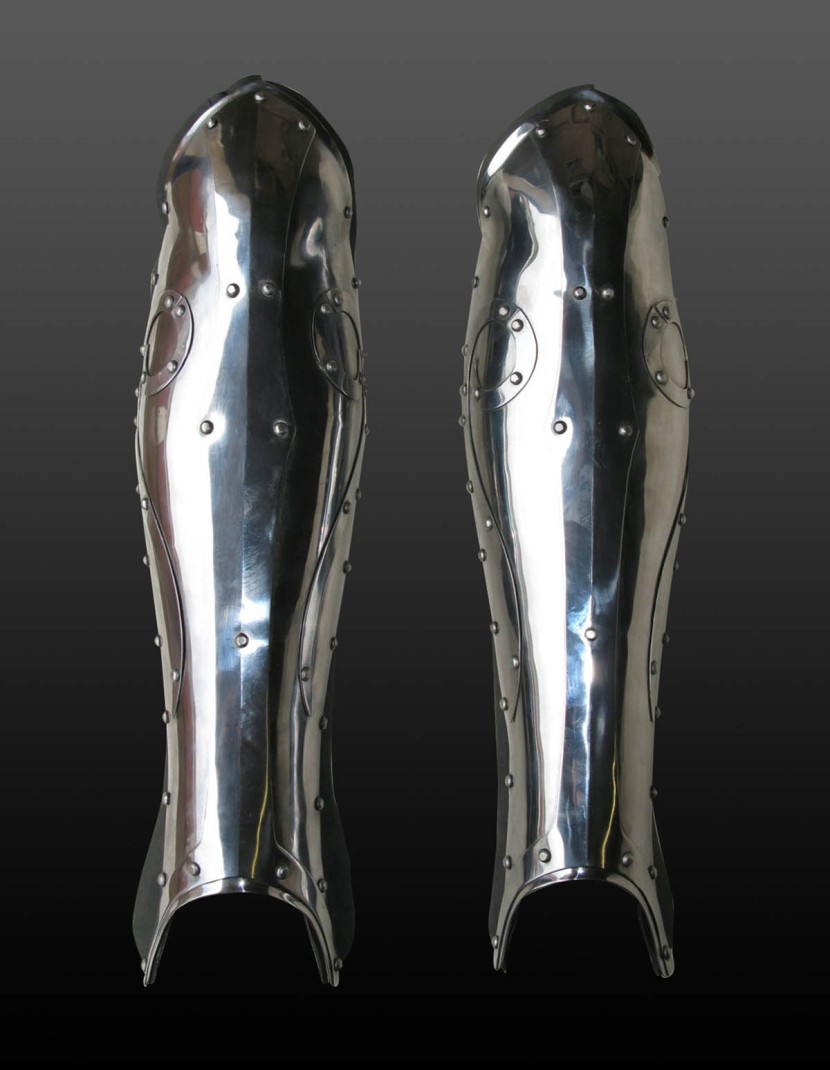 Fantasy style greaves photo made by Steel-mastery.com