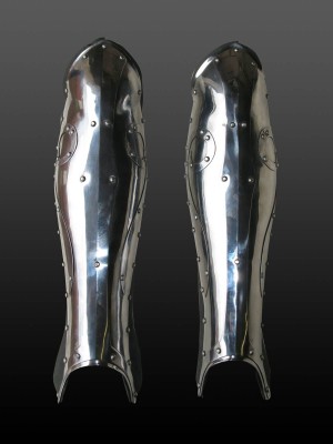 Fantasy style greaves