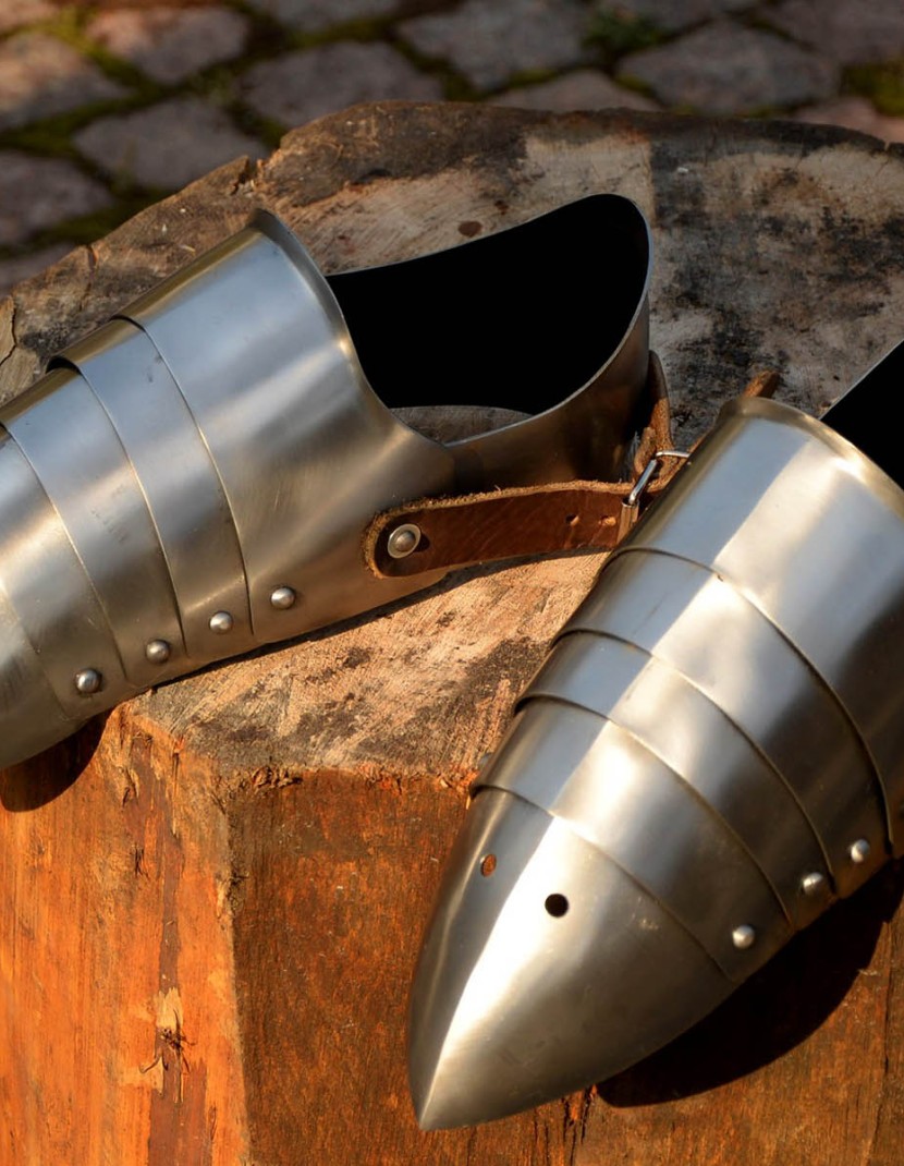 Plate sabatons for modern sword fencing photo made by Steel-mastery.com
