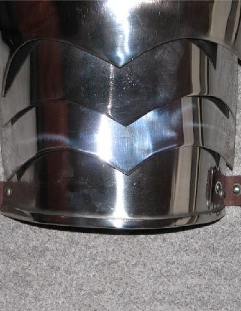 Plate shoulders of the Italian style mid-15th century  photo made by Steel-mastery.com