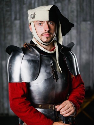 English pauldrons late 15th century