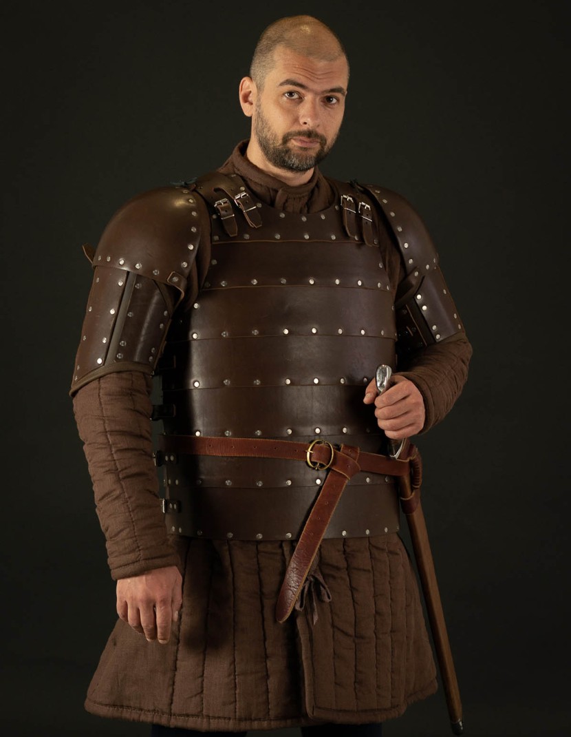 Whole hammered spaulders covered with leather photo made by Steel-mastery.com