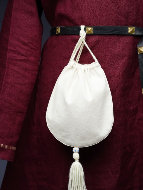 Medieval handbag with 