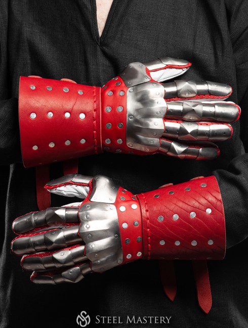 Visby brigandine gloves