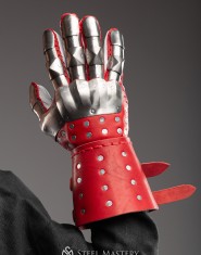 Visby brigandine gloves