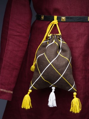 Medieval handbag with diamond decoration