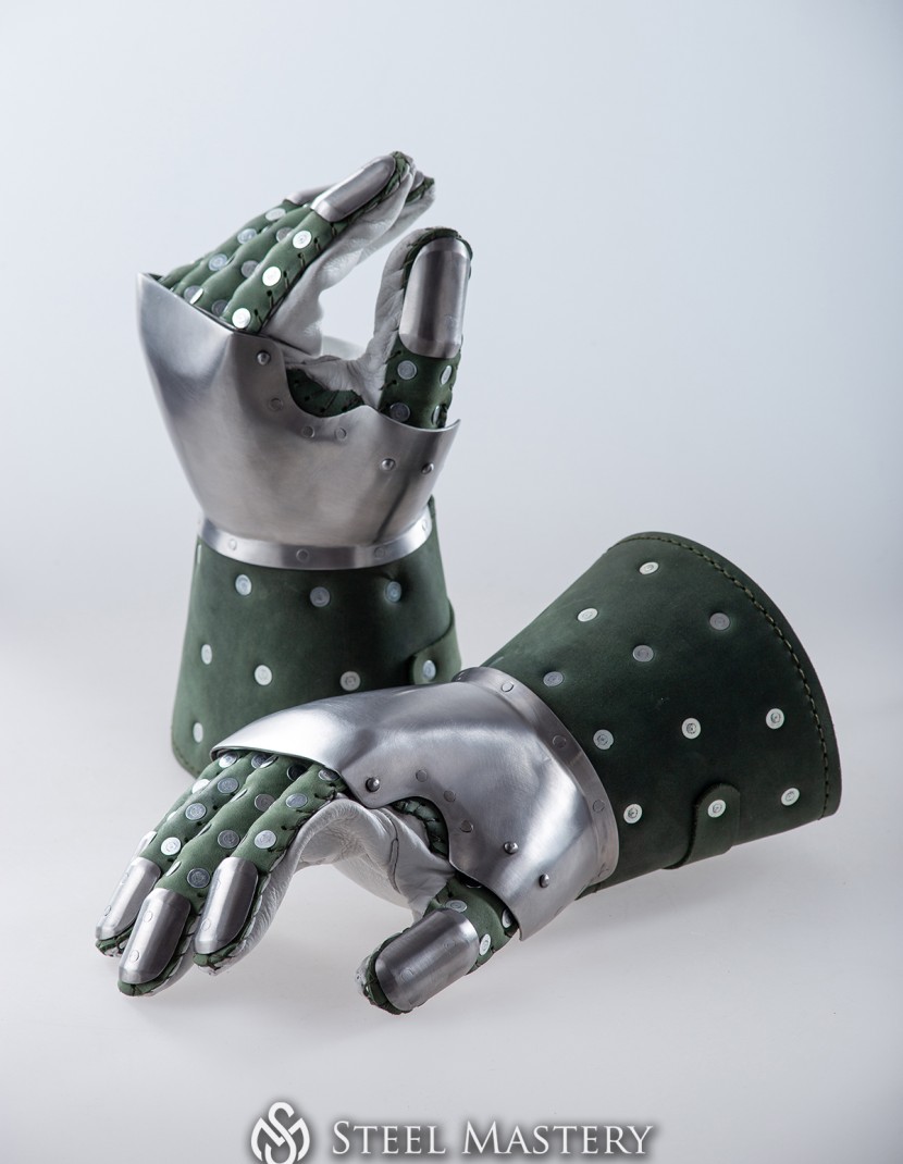 Brigandine gauntlets - mid 14th century photo made by Steel-mastery.com