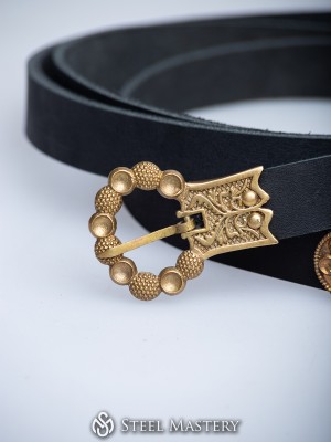 Medieval belt set, England, late 14 - early 15th century, brown 
