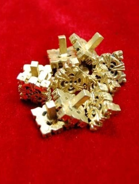 Cast bronze rivet-belt mount "Square"