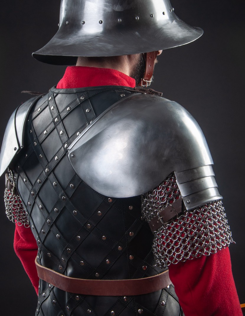 English longbowman – a soldier of fortune photo made by Steel-mastery.com