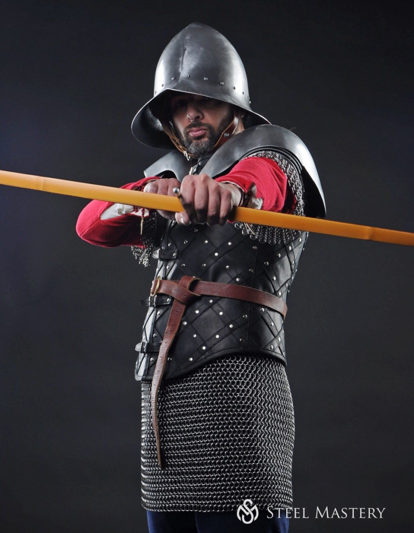 English longbowman – a soldier of fortune photo made by Steel-mastery.com