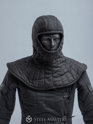 One-piece padded liner with pelerine