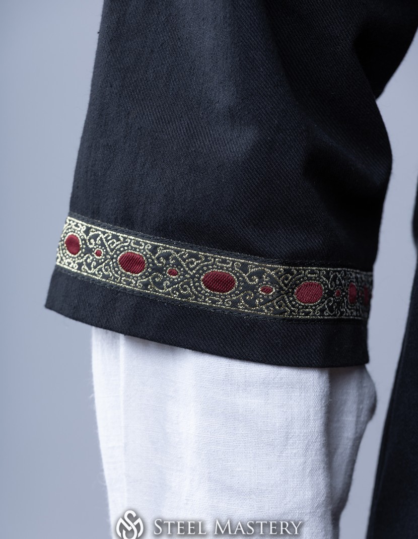 Tunic of the XIV-XV centuries photo made by Steel-mastery.com