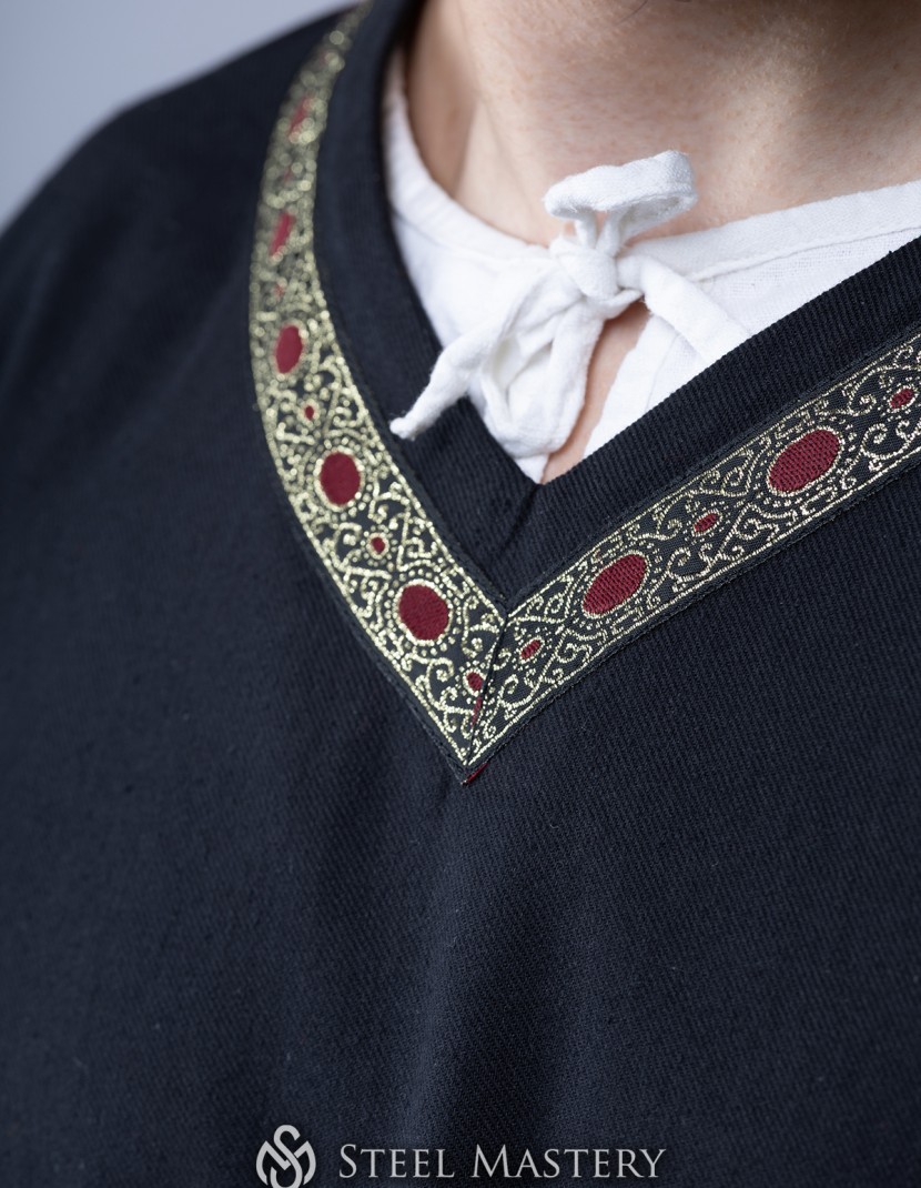 Tunic of the XIV-XV centuries photo made by Steel-mastery.com