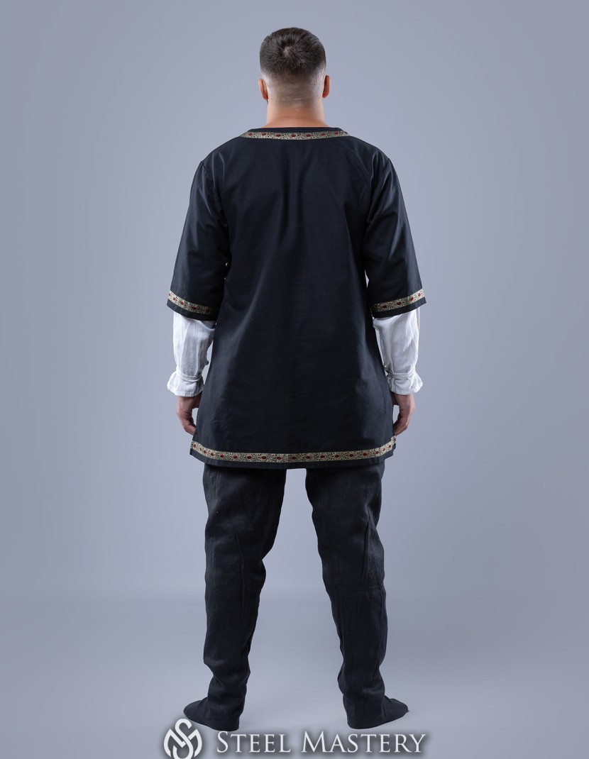 Tunic of the XIV-XV centuries photo made by Steel-mastery.com