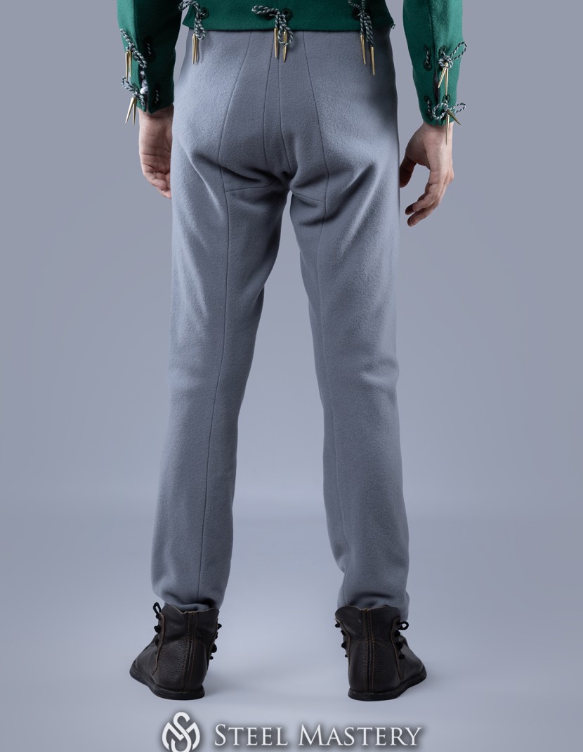 Burgundian men s suit, XV century photo made by Steel-mastery.com