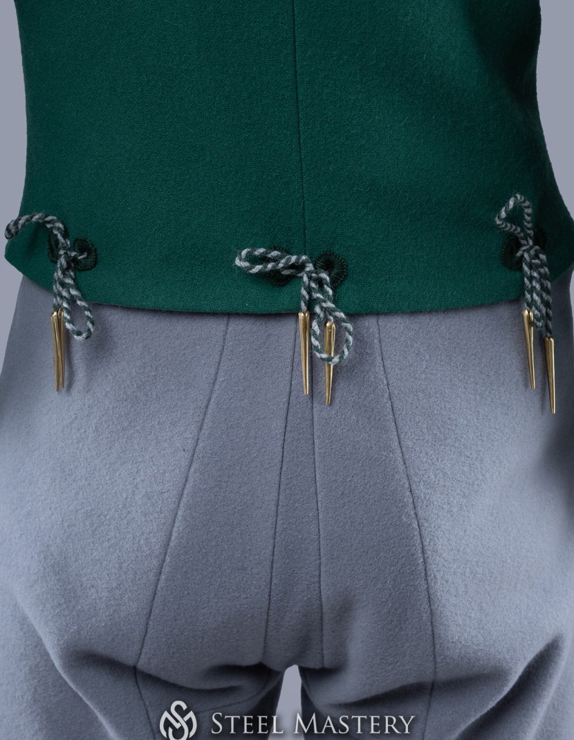 Burgundian men s suit, XV century photo made by Steel-mastery.com