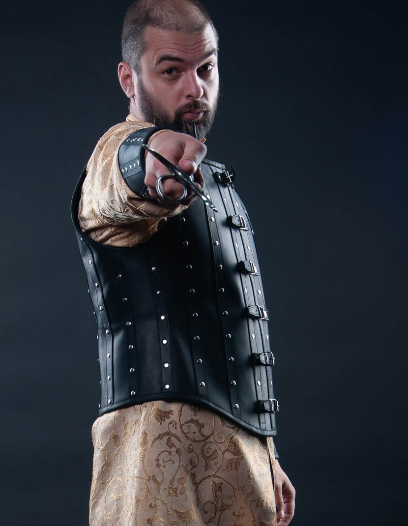 Leather vest and bracers in Renaissance style photo made by Steel-mastery.com