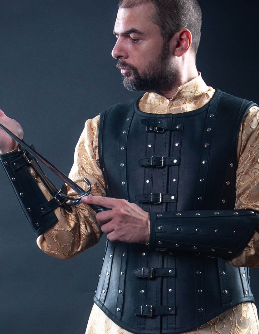 Leather vest and bracers in Renaissance style photo made by Steel-mastery.com