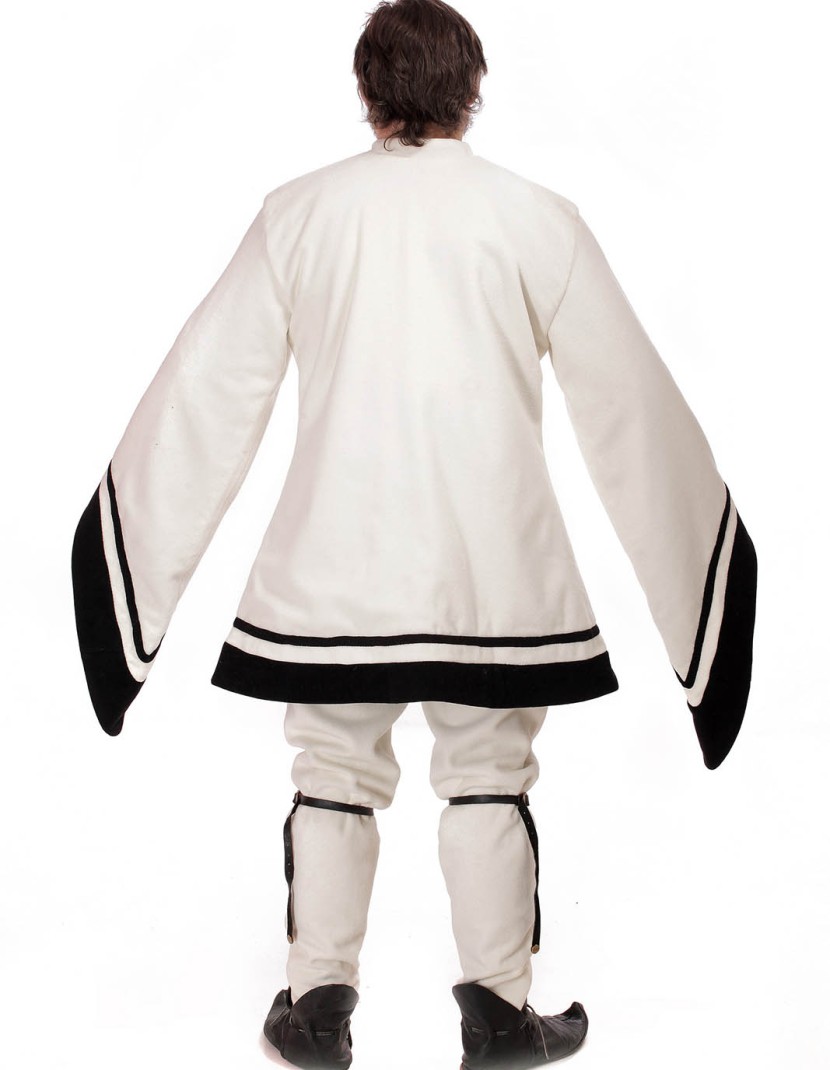 Costume of knight, XIV century photo made by Steel-mastery.com