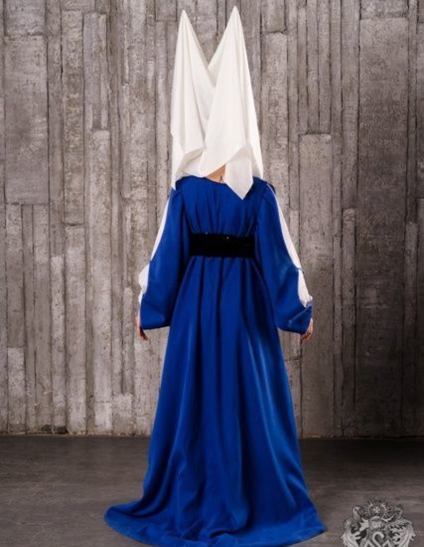 Medieval Burgundian dress, 14th-15th century photo made by Steel-mastery.com