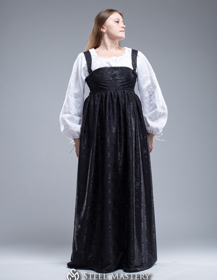 Italian dress with chemise, XV century photo made by Steel-mastery.com