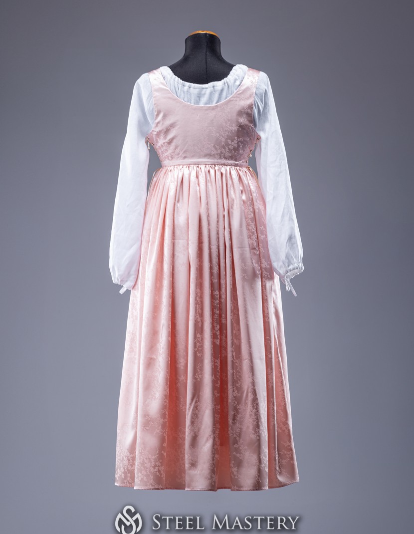 Italian dress with chemise, XV century photo made by Steel-mastery.com