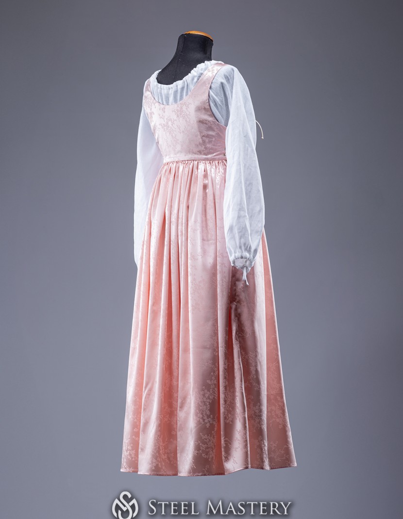 Italian dress with chemise, XV century photo made by Steel-mastery.com