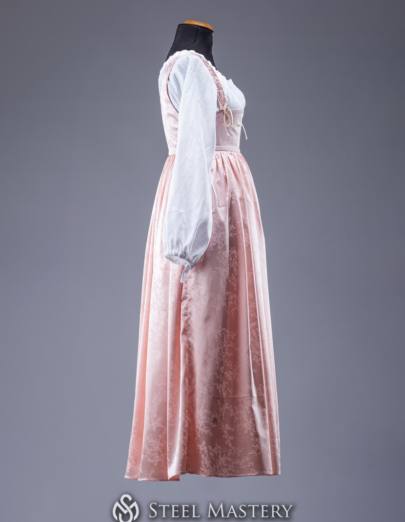 Italian dress with chemise, XV century photo made by Steel-mastery.com