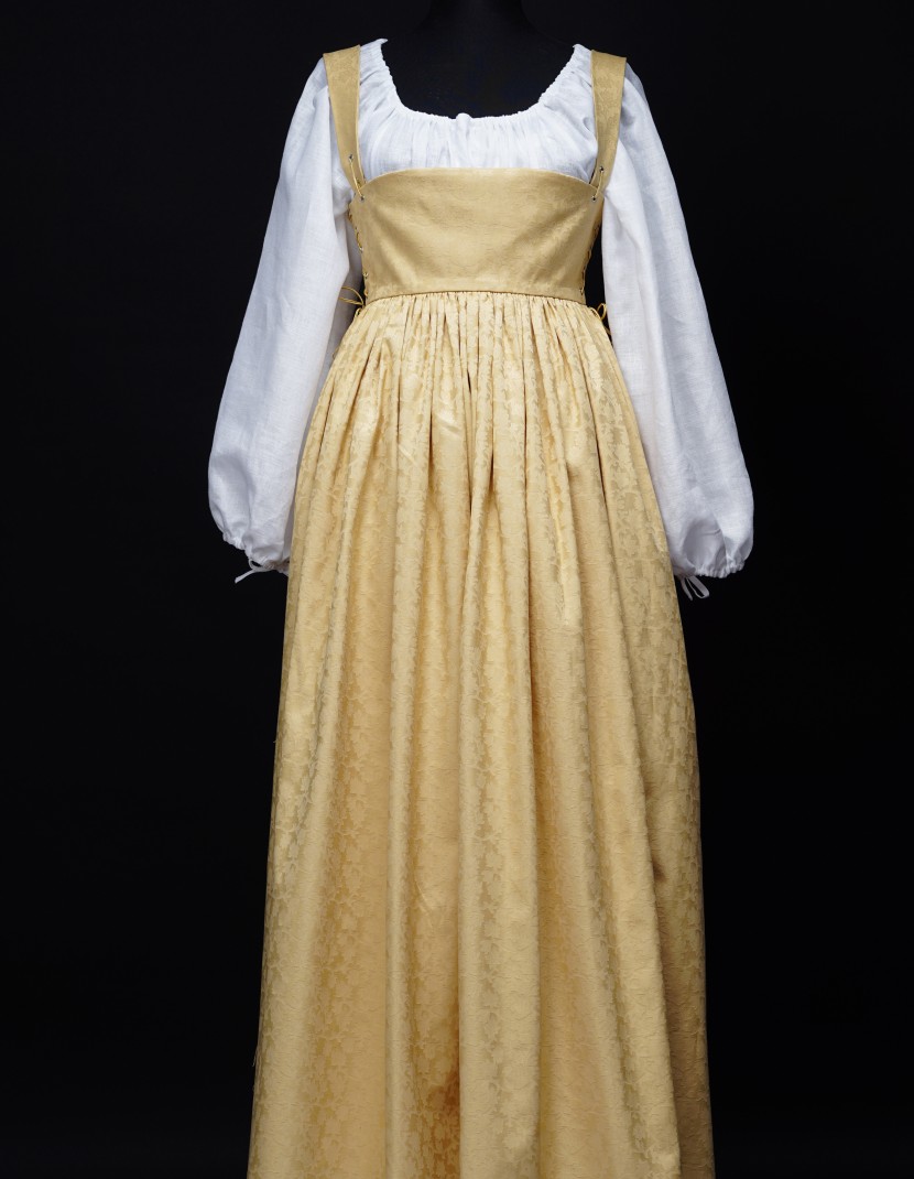 Italian dress with chemise, XV century photo made by Steel-mastery.com