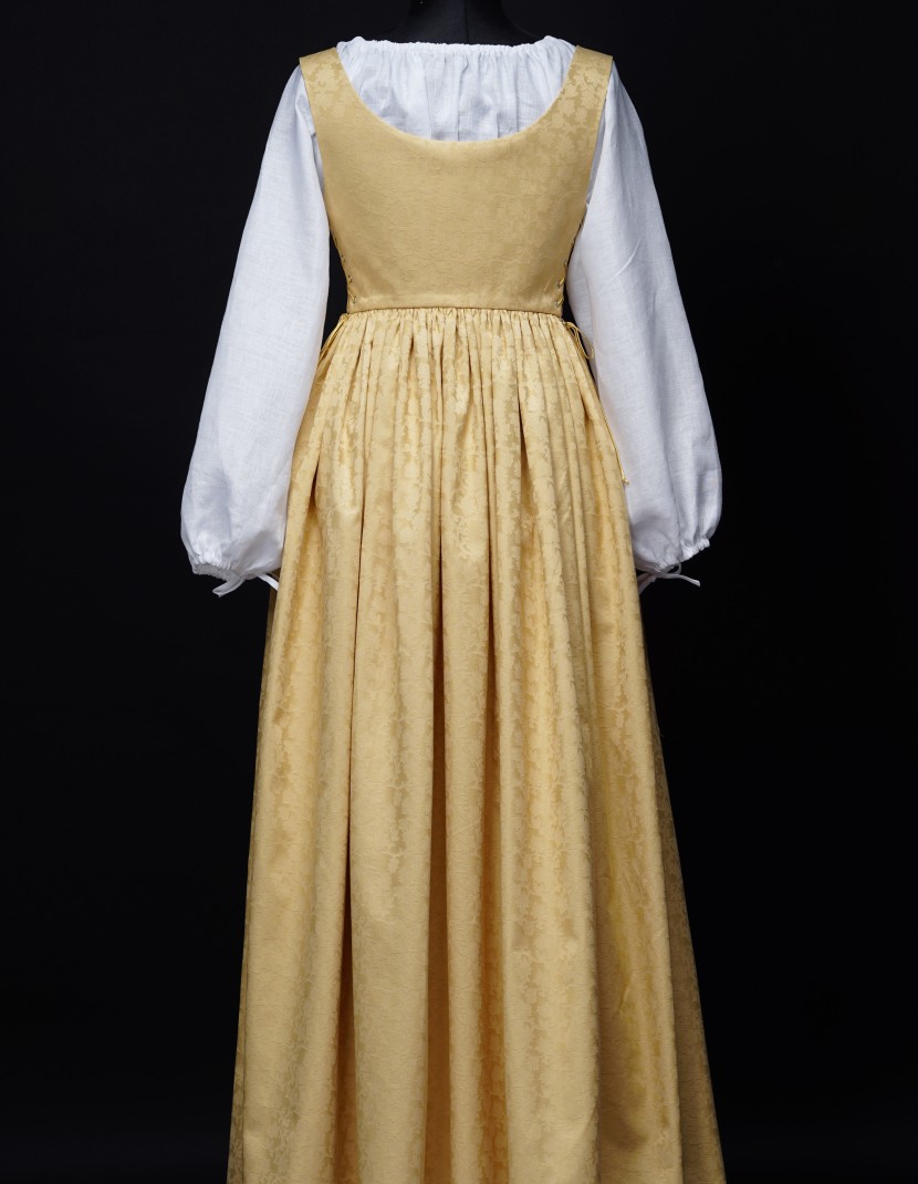 Italian dress with chemise, XV century photo made by Steel-mastery.com