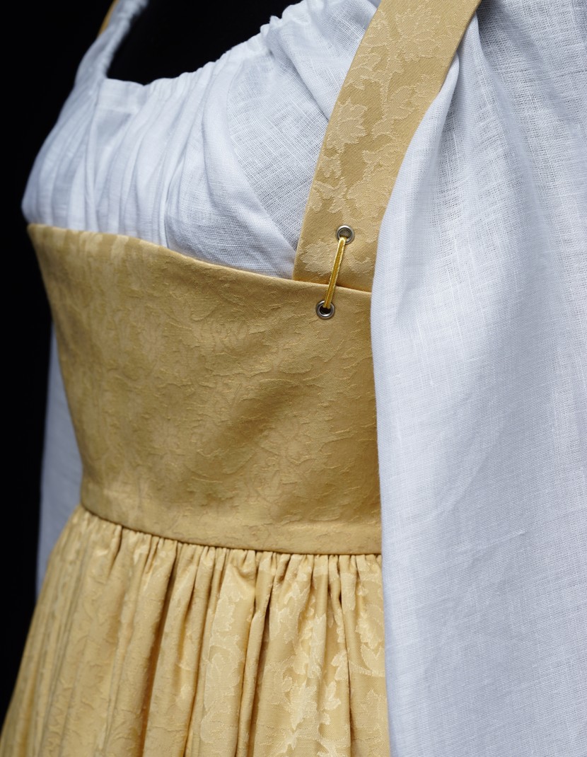 Italian dress with chemise, XV century photo made by Steel-mastery.com