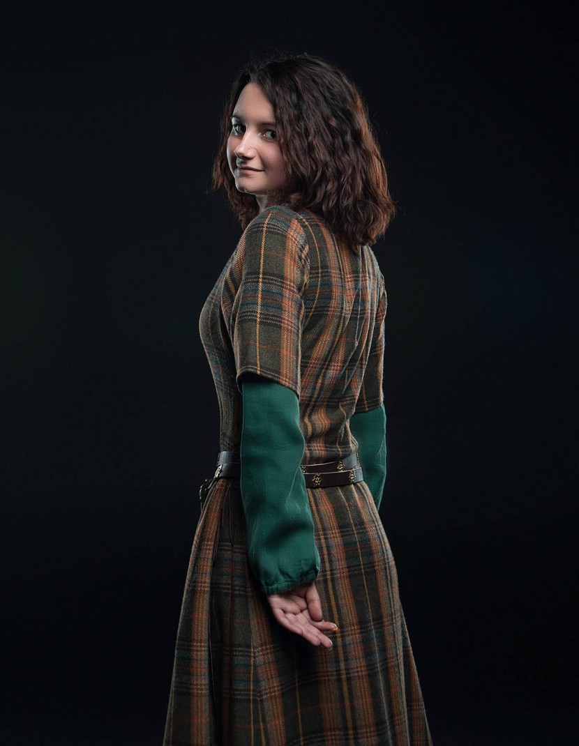 Middle ages women's clothing photo made by Steel-mastery.com