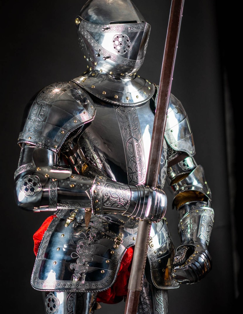 Full Plate Armor (Garniture) of George Clifford, Third Earl of Cumberland, end of XVI century (1590-1592)  photo made by Steel-mastery.com