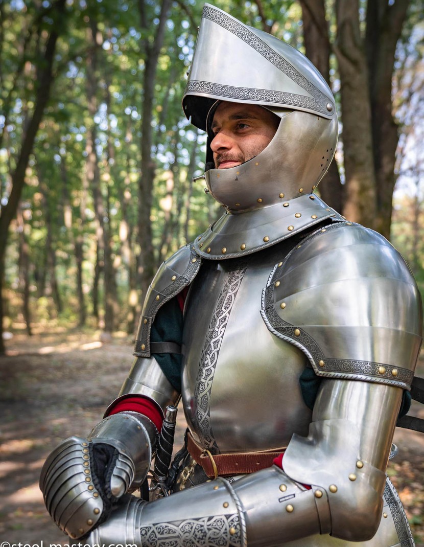 Full Plate Armor (Garniture) of George Clifford, Third Earl of Cumberland, end of XVI century (1590-1592)  photo made by Steel-mastery.com