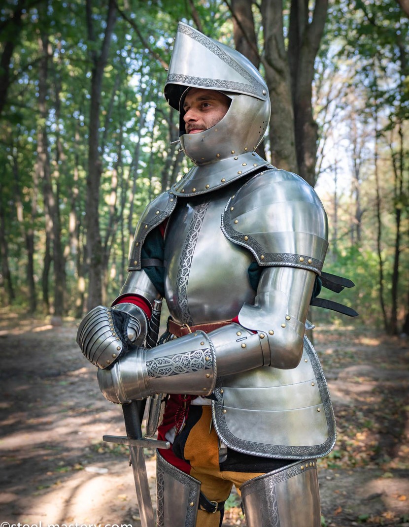 Full Plate Armor (Garniture) of George Clifford, Third Earl of Cumberland, end of XVI century (1590-1592)  photo made by Steel-mastery.com