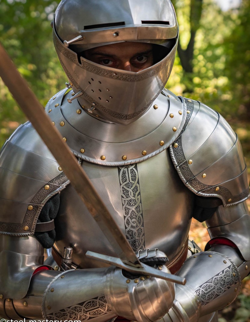 Full Plate Armor (Garniture) of George Clifford, Third Earl of Cumberland, end of XVI century (1590-1592)  photo made by Steel-mastery.com