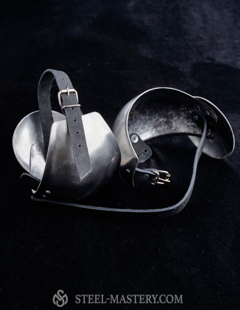Elbow caps with plain rondel photo made by Steel-mastery.com