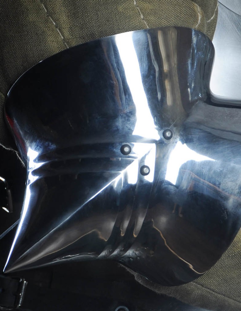 English gothic pointed elbow caps, 2nd half of the XV century photo made by Steel-mastery.com