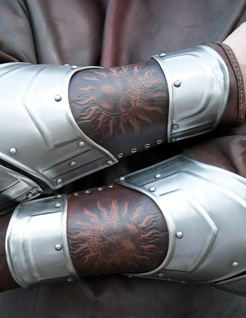 Combined bracers with tooling photo made by Steel-mastery.com