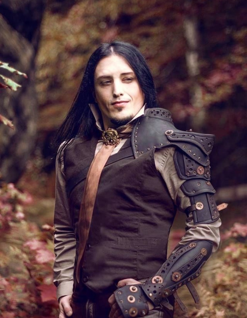 Arm armour in Steampunk style photo made by Steel-mastery.com