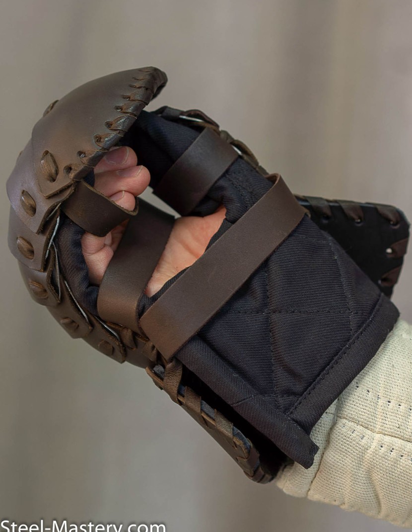 Leather laminar mitten photo made by Steel-mastery.com