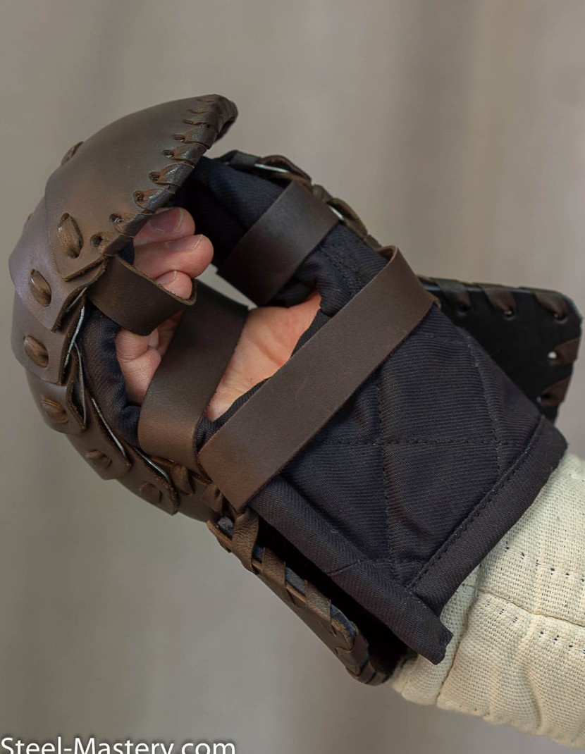 Set of leather laminar mittens photo made by Steel-mastery.com