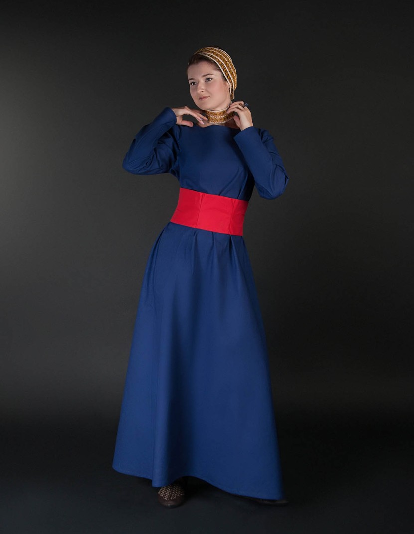 Medieval style dress with wide belt photo made by Steel-mastery.com