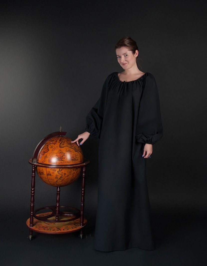 Medieval gown with wide fabric belt photo made by Steel-mastery.com