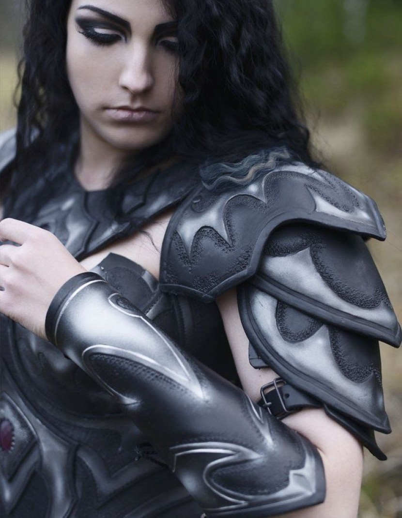 Gorget, part of female fantasy armour photo made by Steel-mastery.com
