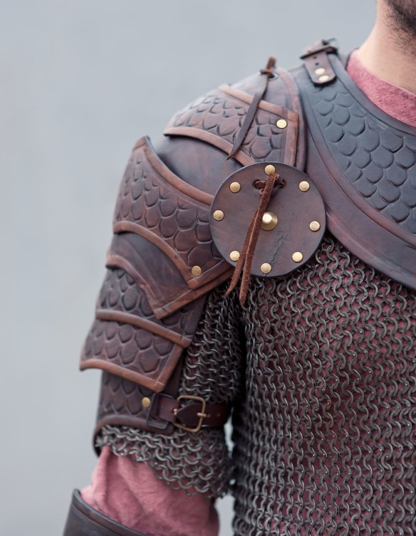 Leather gorget in fantasy style photo made by Steel-mastery.com