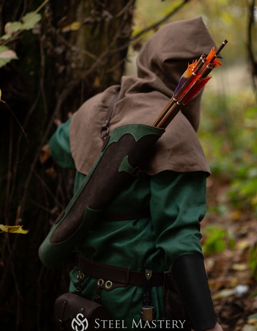 Archery quiver with green decorations photo made by Steel-mastery.com