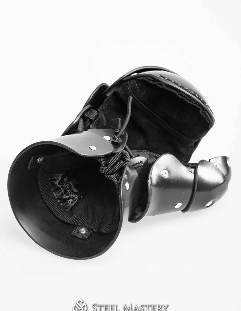 Protected gloves for fencers photo made by Steel-mastery.com